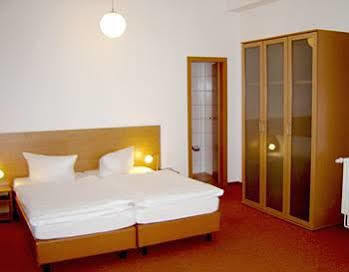 City Hotel BRE Exterior foto